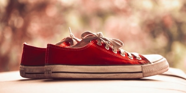 ¿Cómo limpiar zapatos de tela?
