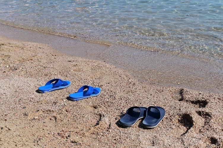 Cuáles zapatos para ir a la playa - - ClubVerde