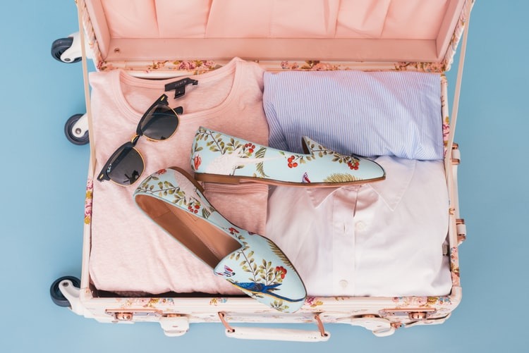 Los zapatos que no pueden faltar en tu viaje #infografía